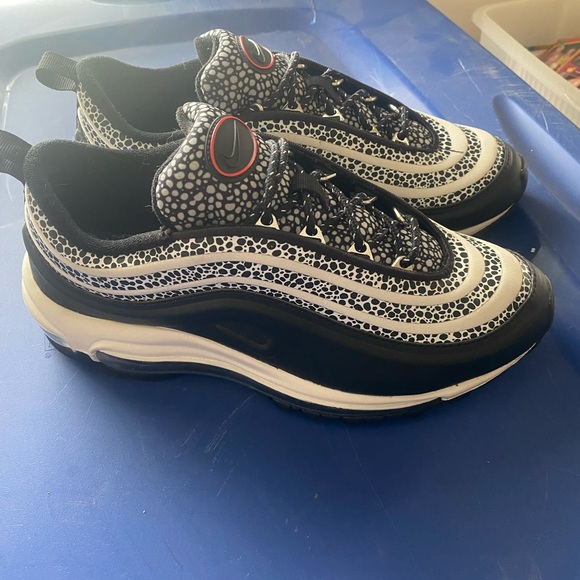 NWOT 
LIMITED EDITION SAFARI PRINT NIKES 🦓🦒😍NWOT - Picture 1 of 6